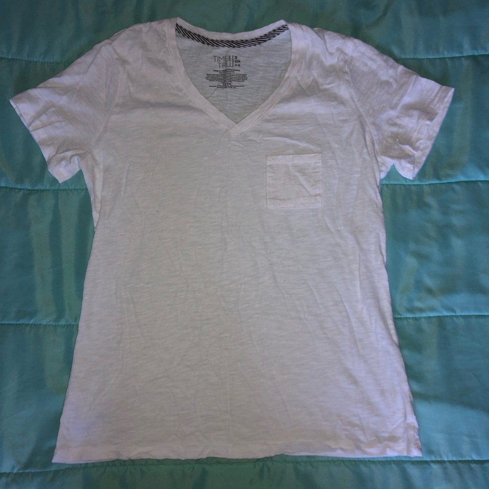 Time & Tru White V Neck, Size Small